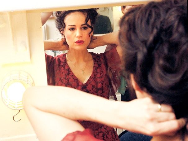 Surrendering to Desire with Carla Gugino 