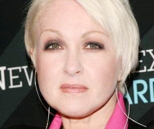 Cyndi Lauper Walks Into Creative Team for Broadway-Bound Kinky Boots