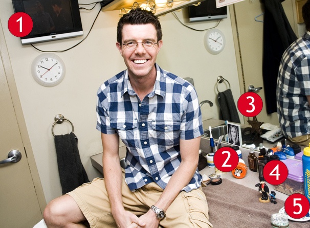 Gavin Lee Settles In Again at Mary Poppins