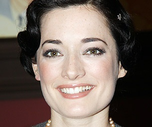 Mary Poppins' Laura Michelle Kelly Plans to Fly Past 'Ghosts of Failed Resolutions' in 2011