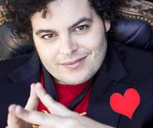 The Book of Mormon's Josh Gad Finds Romance in Wicked on Valentine's Day