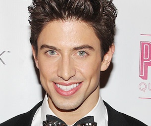 Nick Adams Confuses Tourists at Today Thanks to Priscilla's Gender-Bending Costumes 