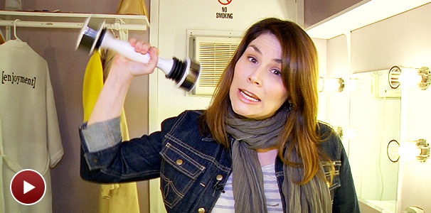Heidi Blickenstaff Shows Off a Shake Weight and More Backstage at The Addams Family