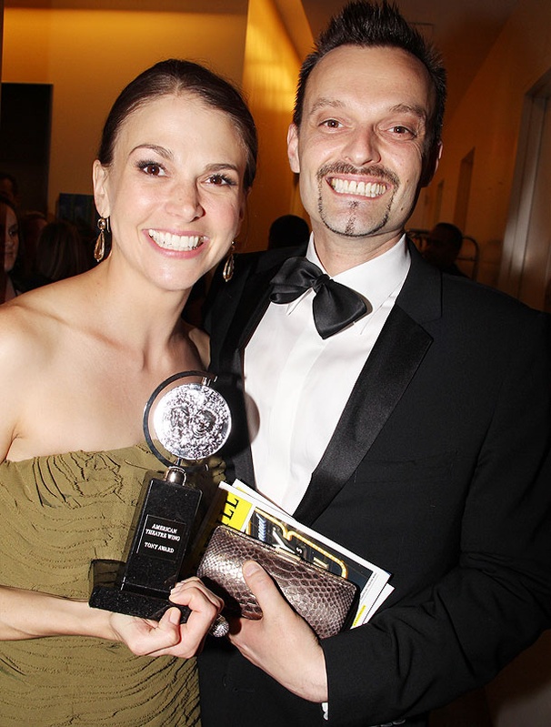 Accepting a Best Actress Tony for Anything Goes, an Emotional Sutton Foster Thanks the Men in Her Life