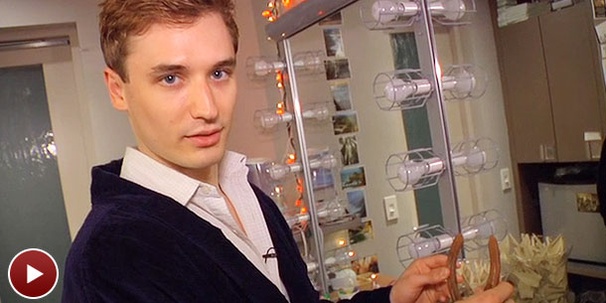 War Horse Star Seth Numrich Shows Off His Lucky Horseshoe and Other Keepsakes
