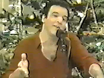 Broadway Holiday Flashback! Mandy Patinkin Puts His Unique Spin on 'White Christmas' and 'Jingle Bells'