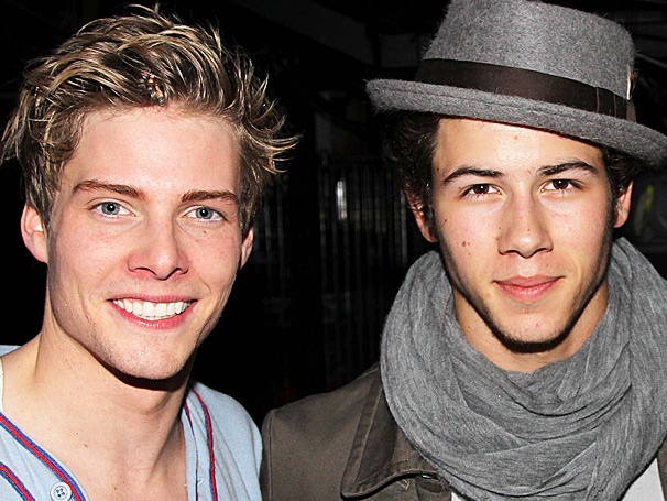 Hunter Parrish Prepares the Way for How to Succeed’s Nick Jonas Backstage at Godspell