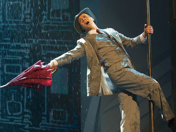 Singin’ in the Rain to Finish West End Run in June; U.K. Tour Starts in November
