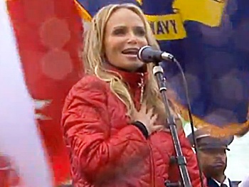 Watch Kristin Chenoweth Sing the National Anthem at the Giants vs. 49ers Game