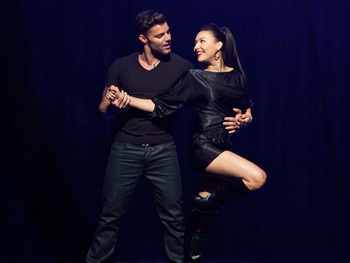 Watch Evita's Ricky Martin and Naya Rivera Cover Madonna's 'La Isla Bonita' on Glee