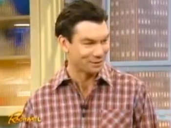 Seminar's Jerry O’Connell Whips Up a Romantic Breakfast on Rachael Ray