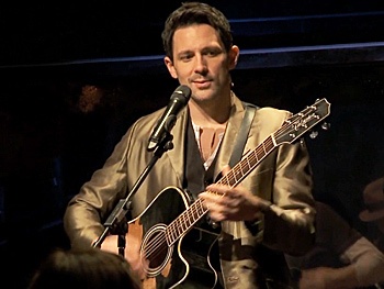 Swoon Over Steve Kazee Singing ‘Gold’ from Broadway-Bound Once 