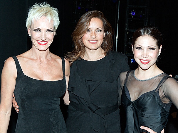 Law & Order: SVU Star Mariska Hargitay Visits the Merry Murderesses of Chicago
