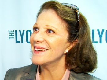 Meet Linda Lavin and Her Dysfunctional Broadway Family in The Lyons