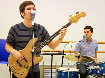 The Fun Begins! Go Behind the Music of Broadway-Bound British Farce One Man, Two Guvnors