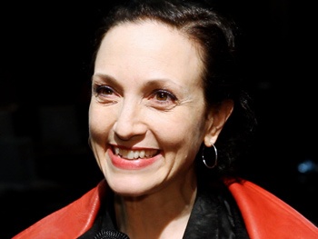 Bebe Neuwirth, Christina Ricci & More on the Magic of Their ‘Non-Traditional’ Midsummer Night's Dream