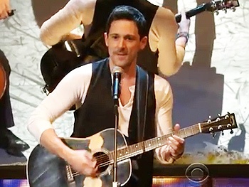 See Steve Kazee, Cristin Milioti and the Cast of Best Musical Winner Once Perform at the 2012 Tonys