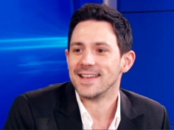 Once Tony Winner Steve Kazee Talks Taking Pictures From His Toilet on New York Live