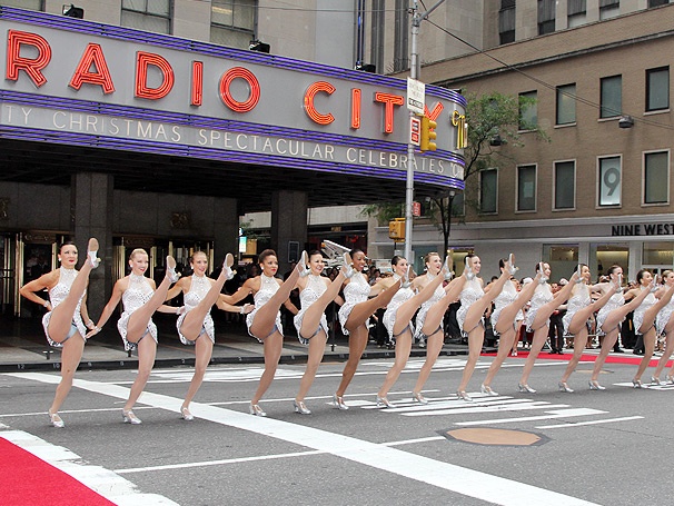 Santa and the Radio City Rockettes Kick Off the Holiday Season With a Christmas Spectacular Preview