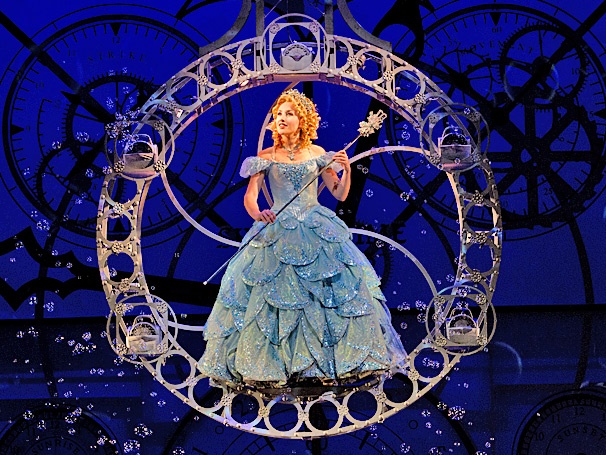 Jeanna de Waal Talks About Her ‘Addiction’ to Being ‘Popular’ as Glinda in the National Tour of Wicked