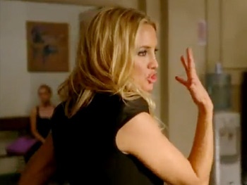 Kate Hudson Hits the Dance Floor with Lea Michele in Glee Sneak Peek