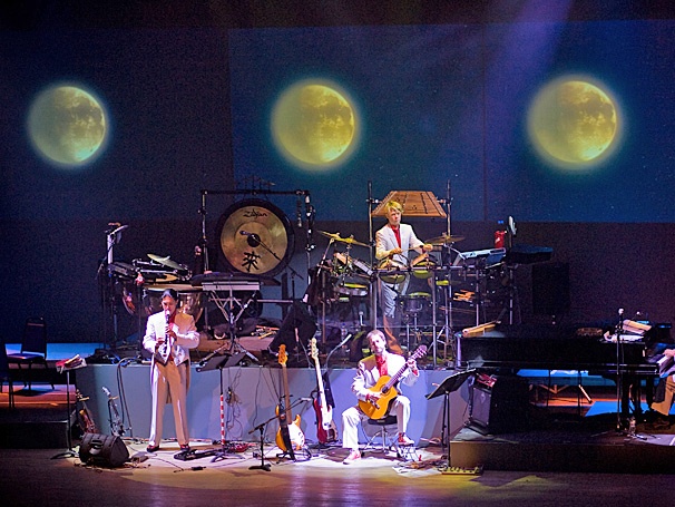 Chip Davis’ The Christmas Music of Mannheim Steamroller Brings the Holiday Spirit to Kansas City as Performances Begin