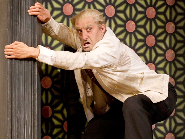 World's Worst Waiter (And Tony Nominee!) Tom Edden Returns to the West End's One Man, Two Guvnors