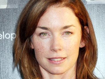 Julianne Nicholson Tapped to Play Julia Roberts’ Sis in August: Osage County Movie