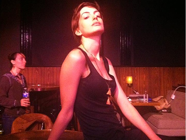 Anne Hathaway Channels Sally Bowles at Joe’s Pub in Starry Cabaret Benefit Concert