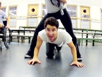 Watch Darren Criss, Jenna Ushkowitz and Kevin McHale Go 'Gangnam Style' on Glee
