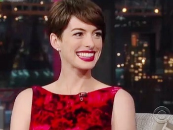 Anne Hathaway Talks Dropping 25 Pounds for Les Miz, Her Secret Wedding & More on Letterman