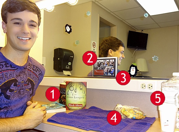My Space: Catch Me If You Can Con Man Stephen Anthony Fills His Dressing Room with Holiday Decor and Sweet Treats