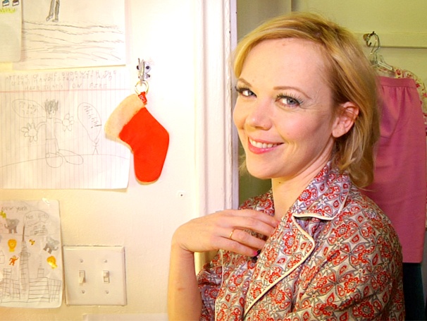 Emily Bergl Shows Off Art from Her Imaginary Children & More Backstage at Cat On a Hot Tin Roof