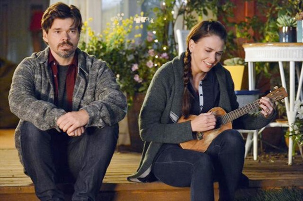 Barre Hopping: Sutton Foster’s Big Brother Hunter Pays a Visit to Paradise on Bunheads