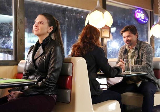 It’s an Awkward Family Reunion For Sutton Foster on Bunheads
