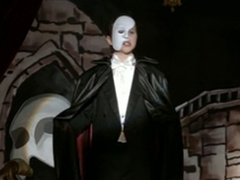 Phantom Fight! Watch Modern Family's Youngsters Duke It Out for the Title Role in The Phantom of the Opera