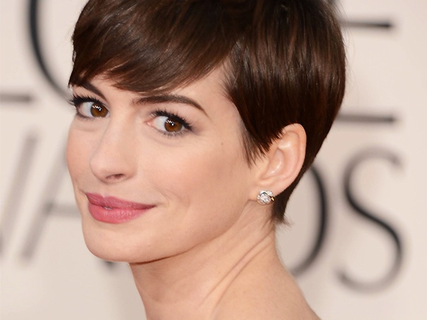 Duh! Anne Hathaway Wins the Best Supporting Actress Oscar for Les Misérables