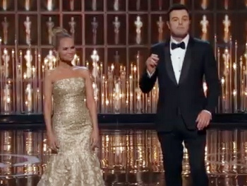 That's All, Folks! Kristin Chenoweth Closes Out the Oscar Ceremony with Host Seth MacFarlane