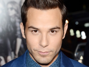 Skylar Astin Eyes Starring Role on TBS Pilot Ground Floor
