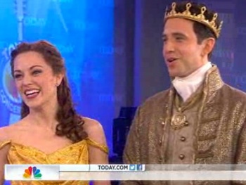 Watch Cinderella Stars Laura Osnes and Santino Fontana Deliver a ‘Beautiful’ Performance