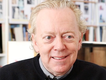 Six-Time Tony Winner Bob Crowley Shares the Secret to Recreating Pub Life in Once