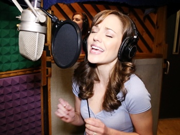 Broadway Buzz: Watch Laura Osnes, Santino Fontana and the Stars of Cinderella Record Their Cast Album