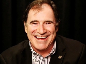 Which Three Things Bring Out the Competitive Side of The Big Knife’s Richard Kind?