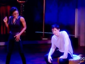 On the Right Track! Watch Pippin Stars Patina Miller & Matthew James Thomas Team Up on The View