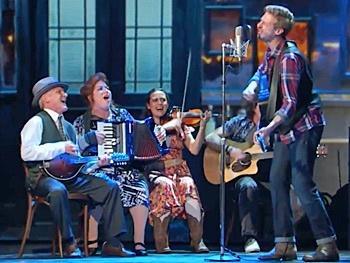 Watch the Broadway Stars of Once Busk at the 2013 Tony Awards