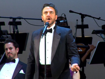 Raul Esparza, Anika Noni Rose & More Sound Off on Their ‘Pretty Damn Cool’ Musical The Cradle Will Rock