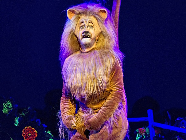 Cowardly Lion Lee MacDougall Talks About Moving Audiences to Tears in The Wizard of Oz on Tour