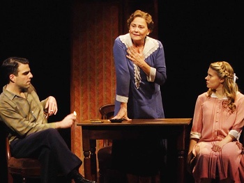 Watch Cherry Jones, Zachary Quinto and Celia Keenan-Bolger Take a Memory Trip in Clips from The Glass Menagerie