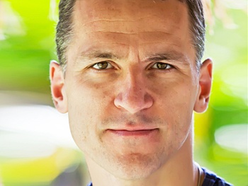World Champion Figure Skater Elvis Stojko Headed to Broadway in Chicago