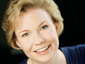 Original Cast Member Jennifer Barnhart Returns to Avenue Q at Off-Broadway's New World Stages